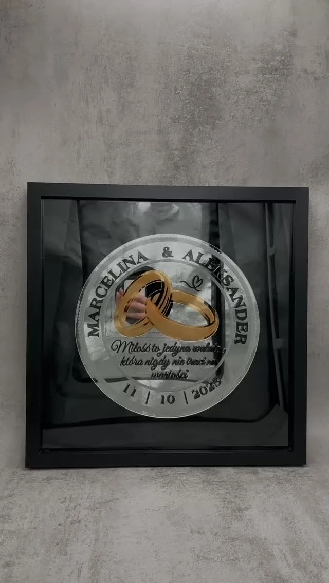 ❤️Miłość to jedyna waluta, która nie traci na wartości…
Ostatnia nasza realizacja prezentu na wesele w motywie monety 🪙 #ślub #prezentślubny #prezent #indywidualnezamówienie